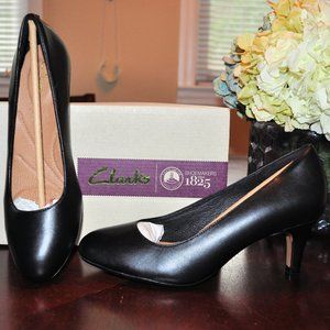 Clark's "Heavenly Heart" Dress Pump in Black